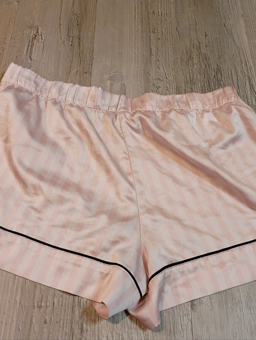 Victoria Secret - Picture 4 of 4